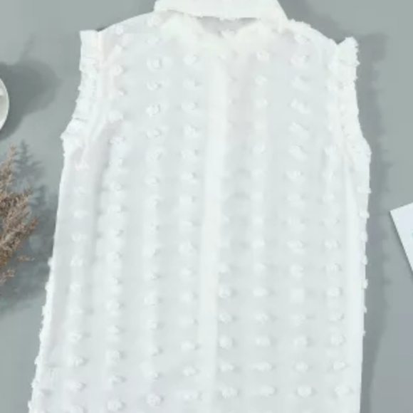 ♥️New boutique button ruffle dot tank - Picture 14 of 17